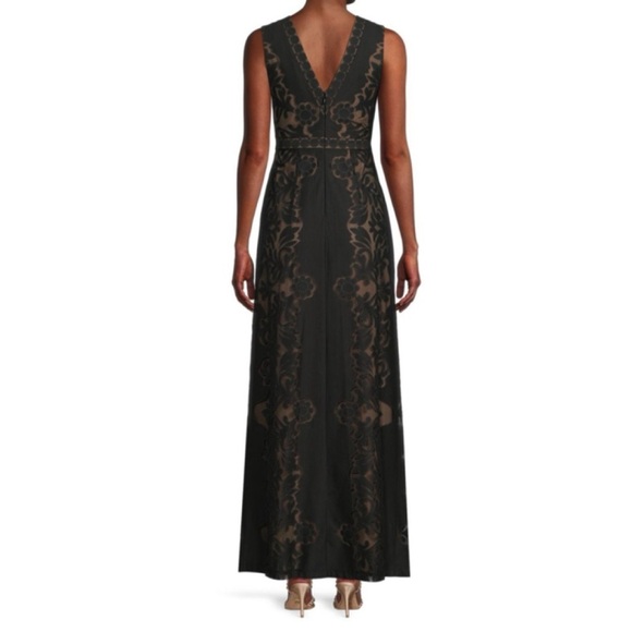 BCBMAXAZRIA V Neck Lace A Line Gown Black - Picture 2 of 12